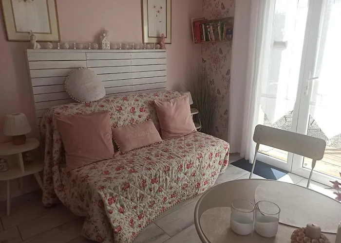 Loretxea Bed & Breakfast Sare